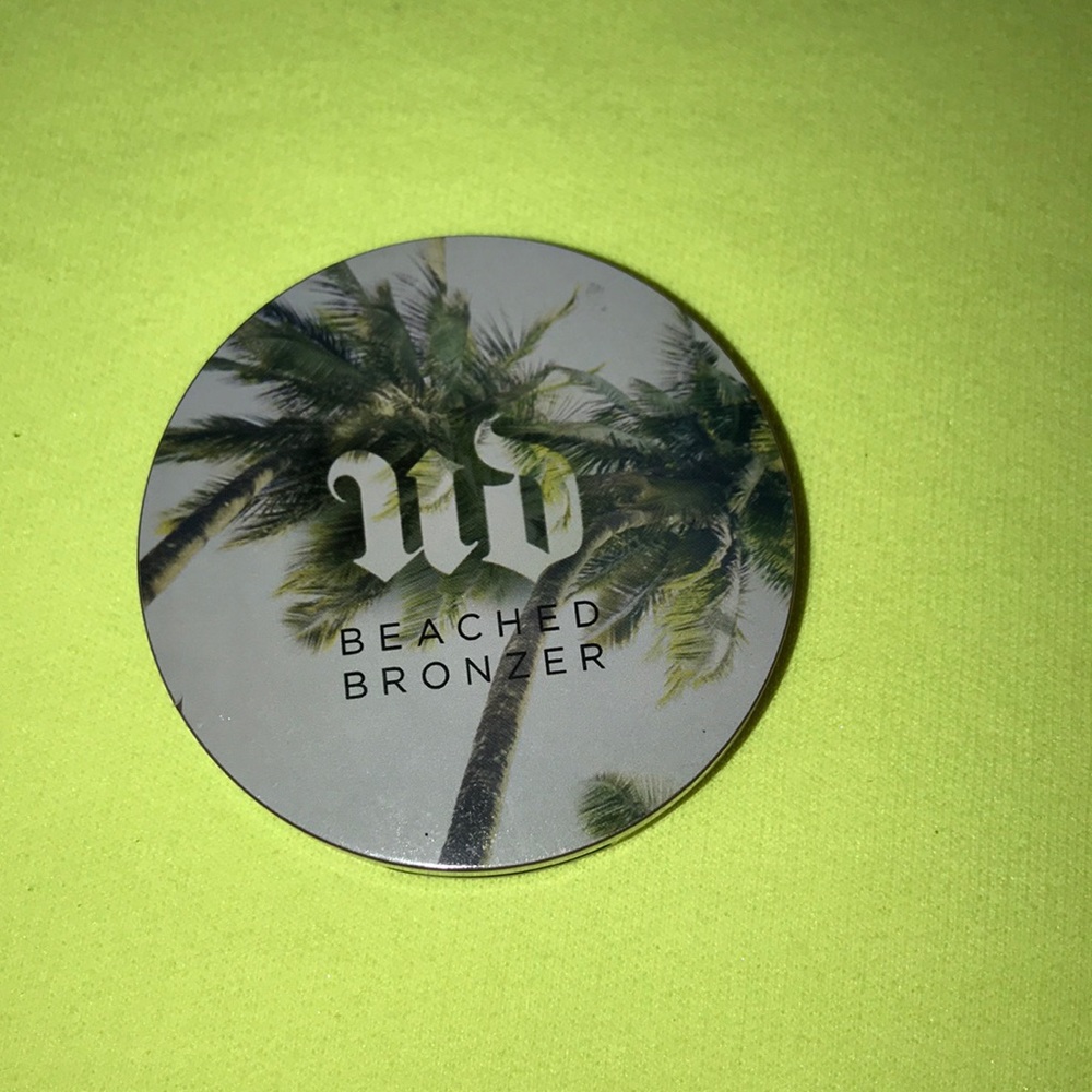 URBAN DECAY BEACHED BRONZER (SUN KISSED)